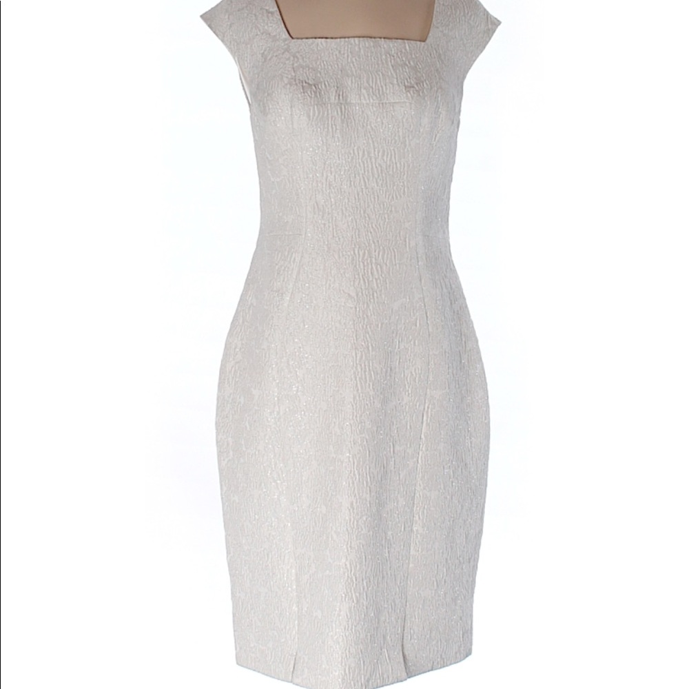 Beautiful white dress size 6